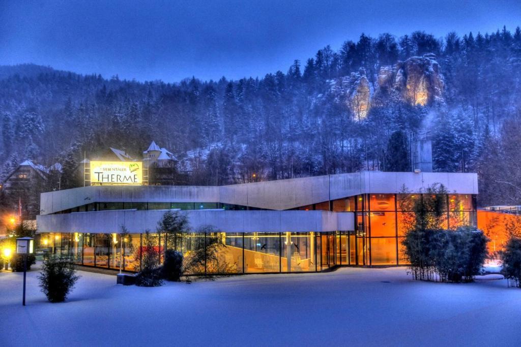Wohnen Im Schwarzwald Mit Panoramablick Daire Bad Herrenalb Dış mekan fotoğraf